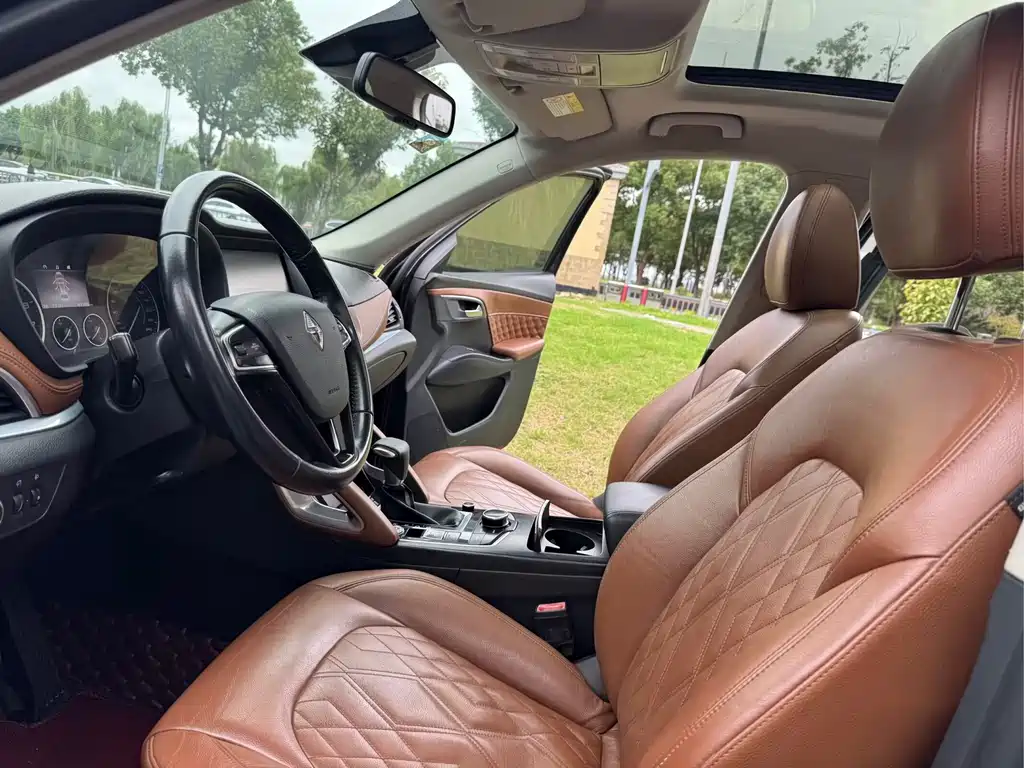 Buick Borgward BX7 2016 28T AWD Luxury 5-seater 2016 - thumbnail 6