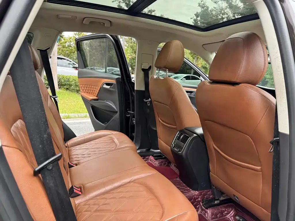 Buick Borgward BX7 2016 28T AWD Luxury 5-seater 2016 - thumbnail 10
