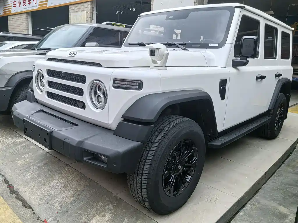 212 Explorer 2.0T 212 T01 2024 AWD 2026