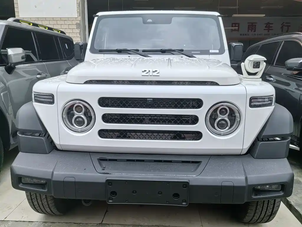 212 Explorer 2.0T 212 T01 2024 AWD 2026 - thumbnail 2