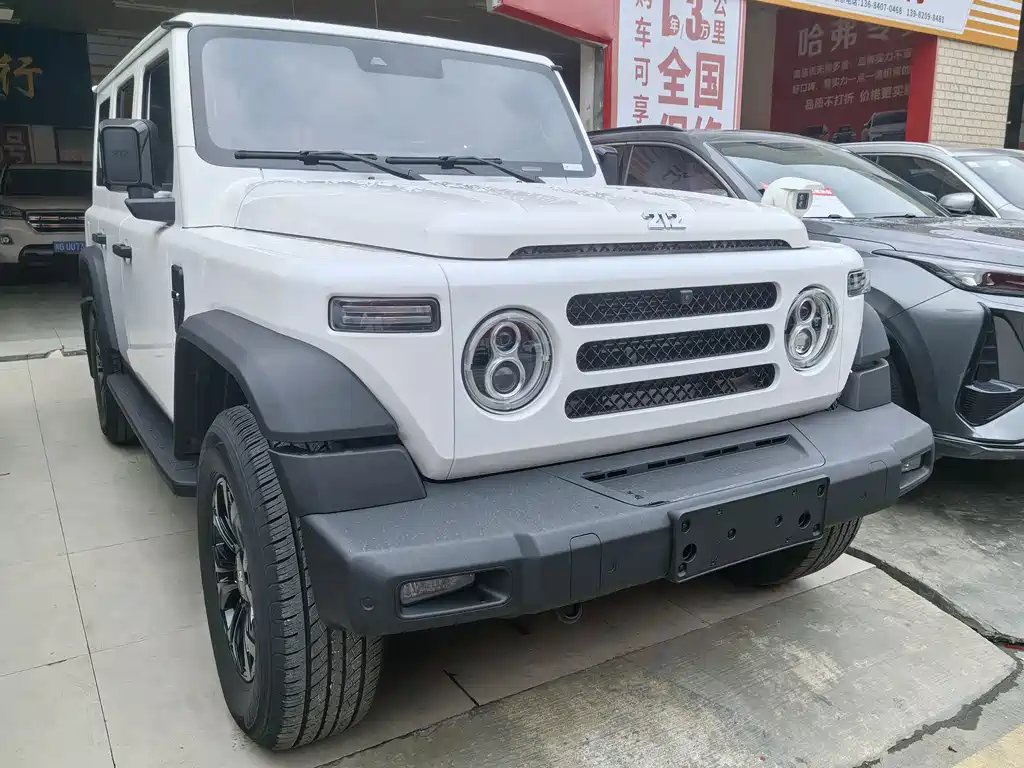 212 Explorer 2.0T 212 T01 2024 AWD 2026 - thumbnail 3