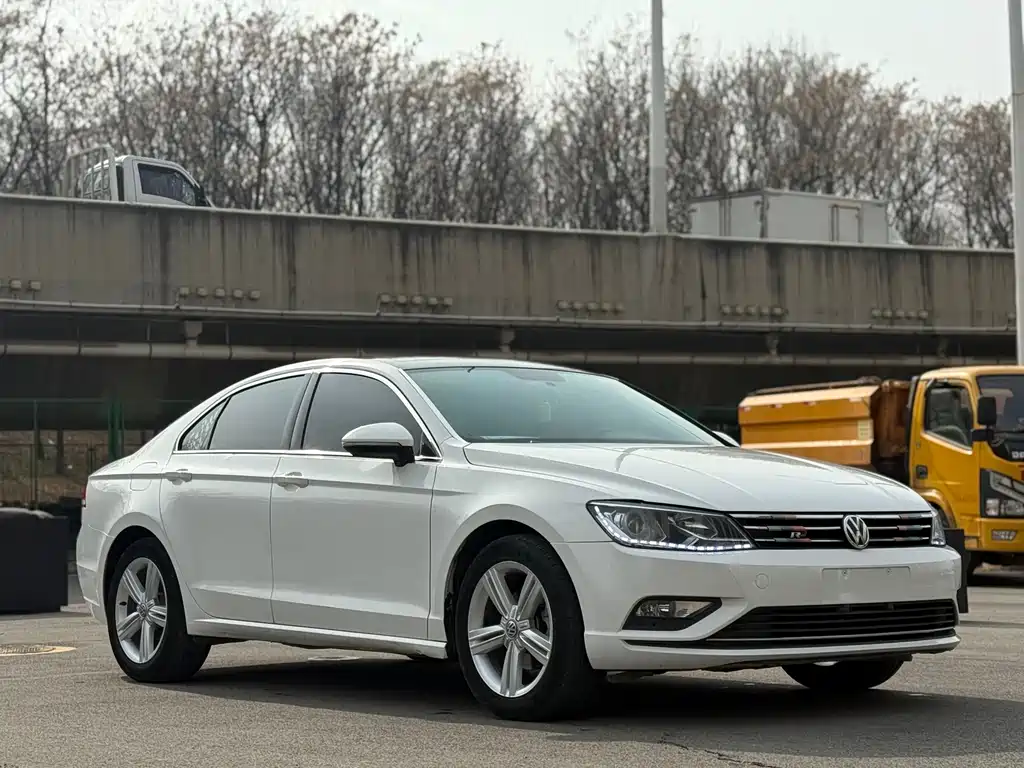 Volkswagen Lamando 2018 230TSI DSG Style Edition 2018 - thumbnail 3