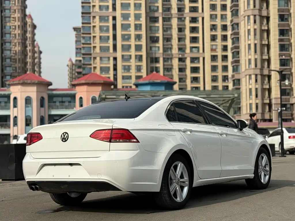 Volkswagen Lamando 2018 230TSI DSG Style Edition 2018 - thumbnail 5
