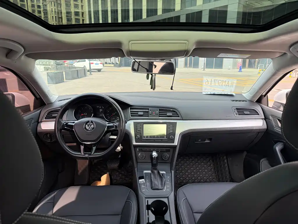 Volkswagen Lamando 2018 230TSI DSG Style Edition 2018 - thumbnail 13