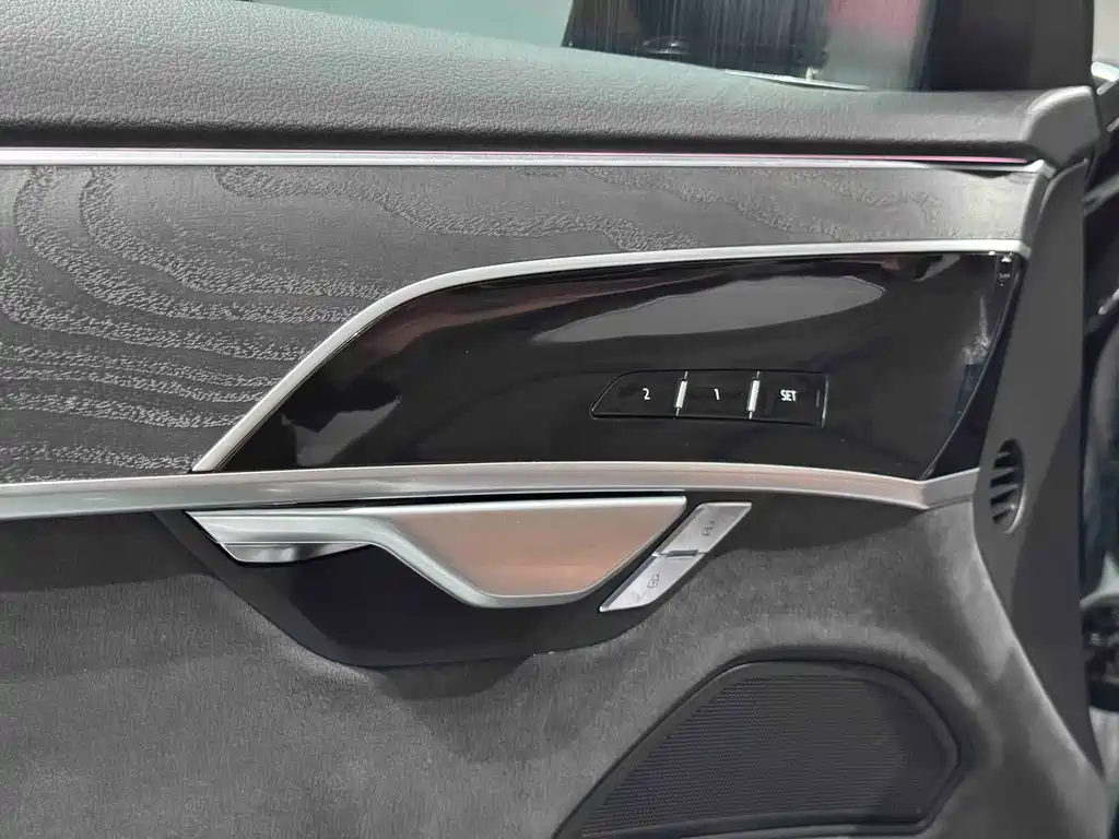 Audi Audi A8 2023 A8L 50 TFSI quattro Premium Selection 2023 - thumbnail 6