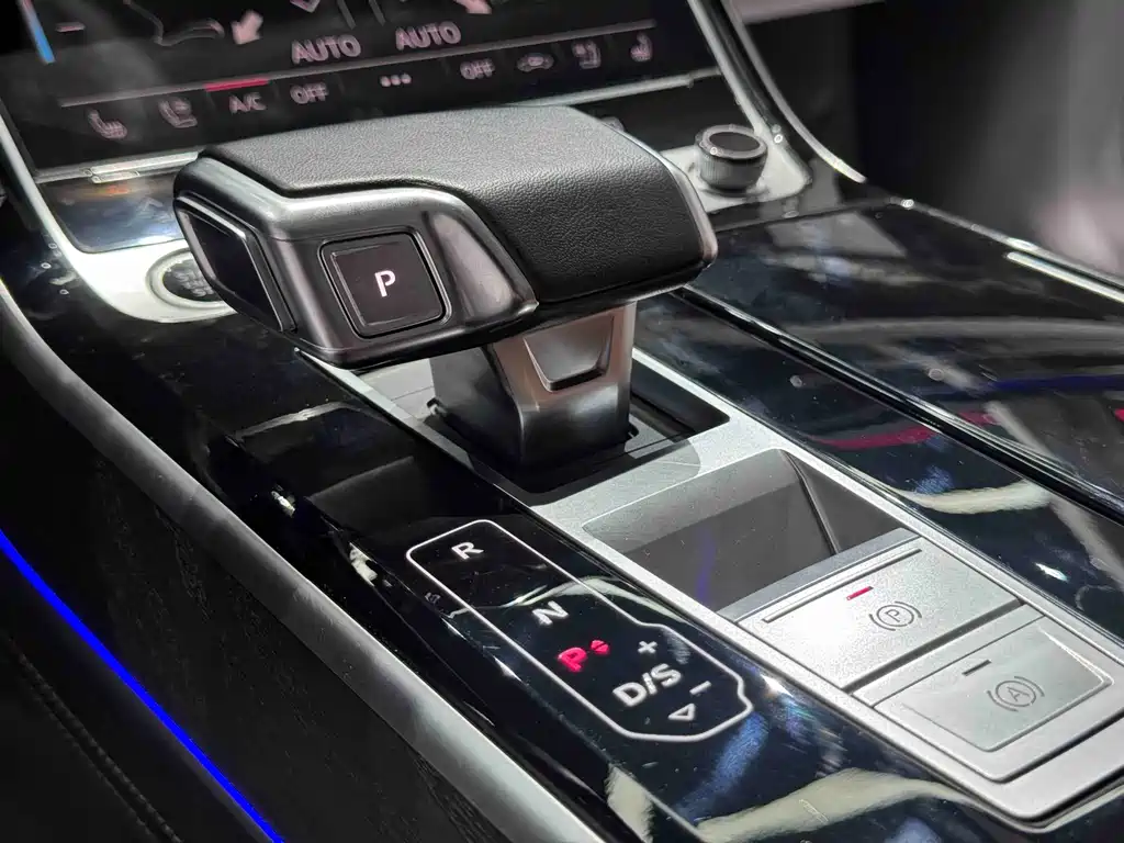 Audi Audi A8 2023 A8L 50 TFSI quattro Premium Selection 2023 - thumbnail 9
