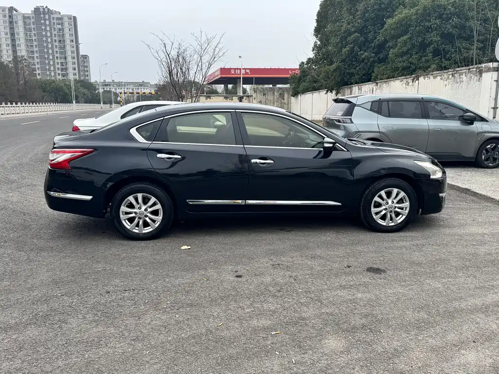 Nissan Nissan Teana 2015 2.0L XL-Sporty Europa League Sport Edition 2016 - thumbnail 13