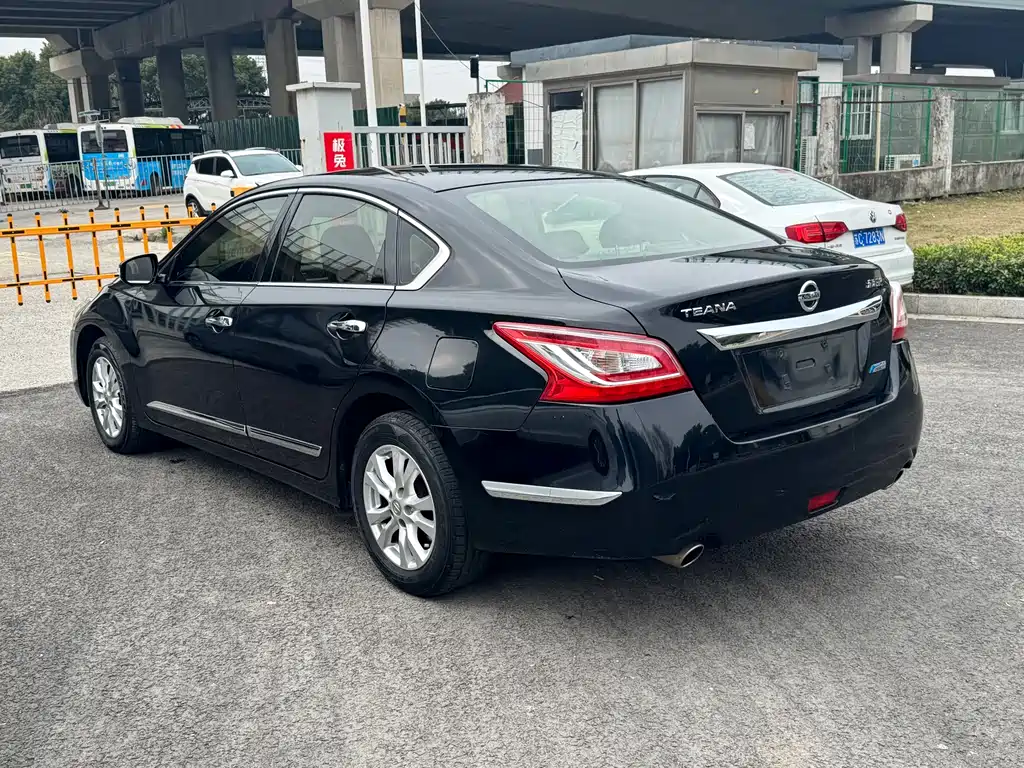 Nissan Nissan Teana 2015 2.0L XL-Sporty Europa League Sport Edition 2016 - thumbnail 14