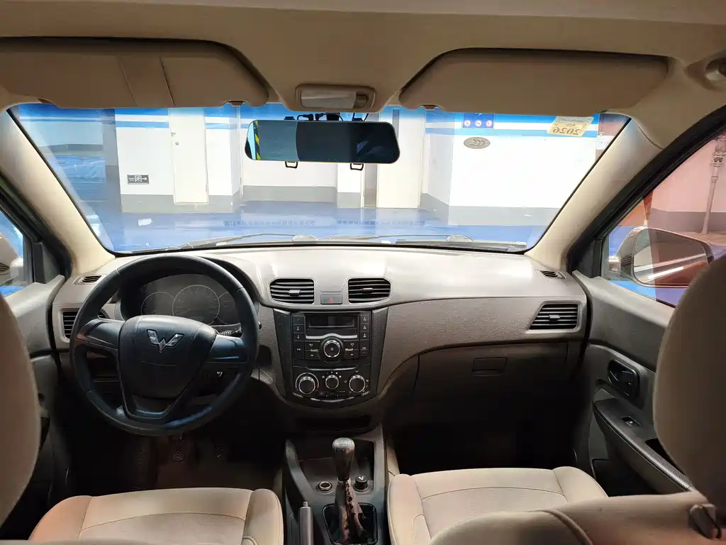 Wuling Motors Wuling Hongguang 2016 1.5L Comfort Edition S 2018 - thumbnail 8