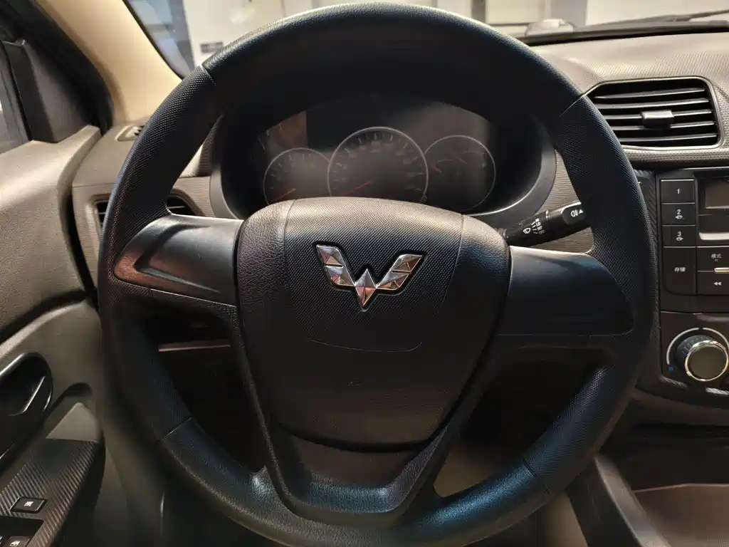 Wuling Motors Wuling Hongguang 2016 1.5L Comfort Edition S 2018 - thumbnail 10