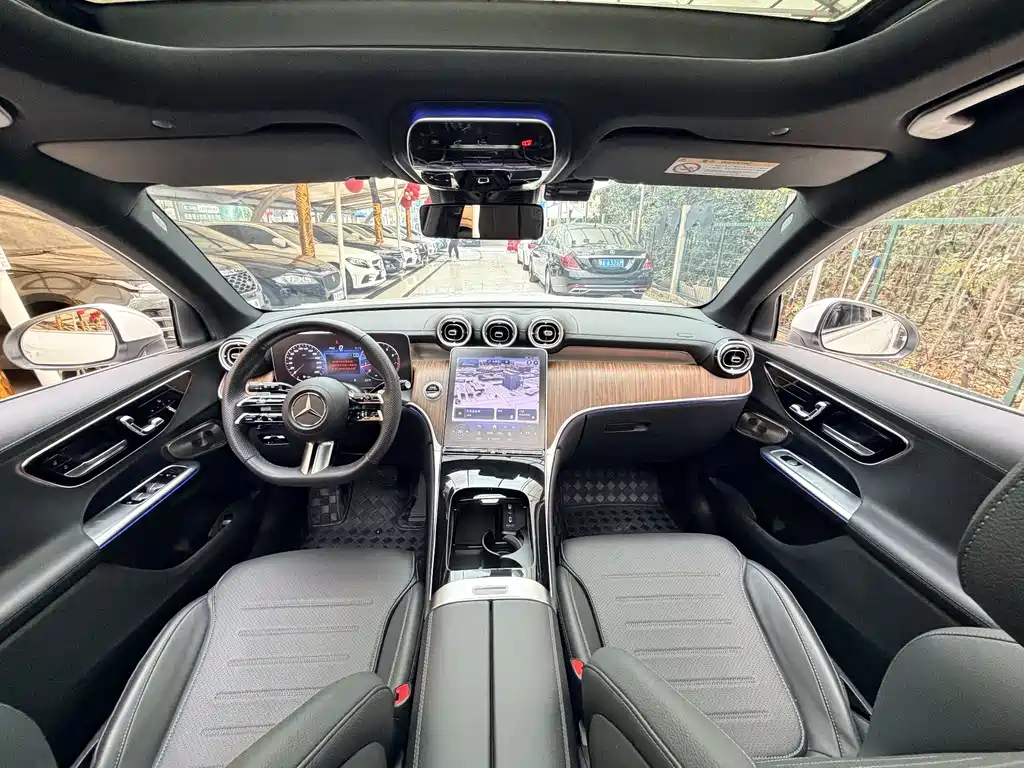Mercedes-Benz Mercedes-Benz GLC 2023 GLC 300 L 4MATIC Dynamic Model 5-Seat 2023 - thumbnail 9