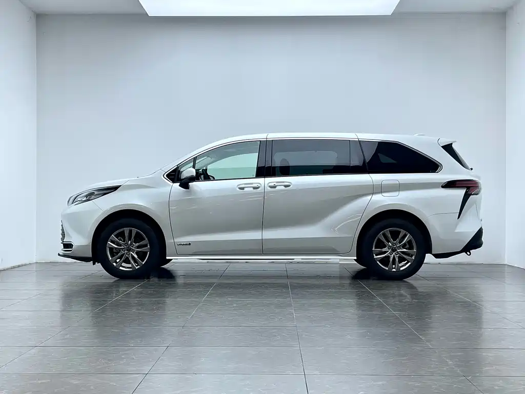 Toyota Toyota Sienna 2023 2.5L Hybrid LE 2023 - thumbnail 18