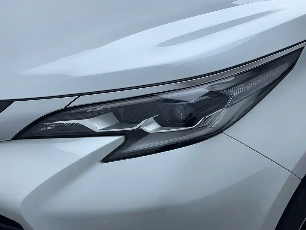 Toyota Toyota Sienna 2023 2.5L Hybrid LE 2023 - thumbnail 2