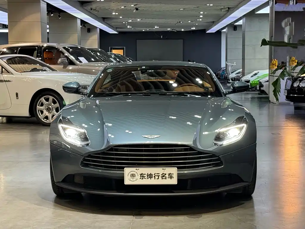 Aston Martin Aston Martin DB11 2019 4.0T V8 Coupe 2018 - thumbnail 2