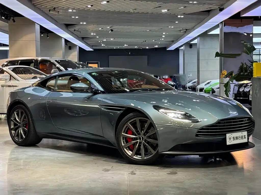 Aston Martin Aston Martin DB11 2019 4.0T V8 Coupe 2018 - thumbnail 3