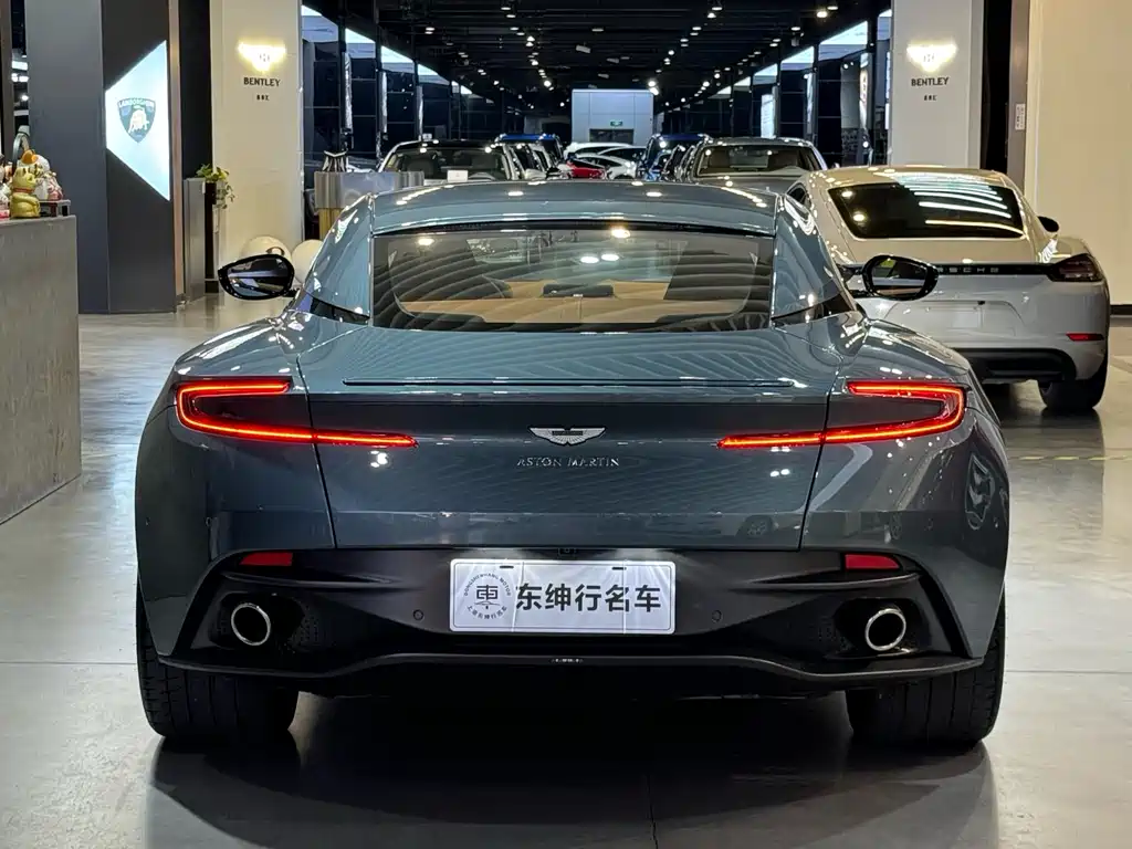 Aston Martin Aston Martin DB11 2019 4.0T V8 Coupe 2018 - thumbnail 5