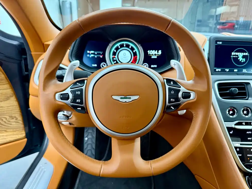 Aston Martin Aston Martin DB11 2019 4.0T V8 Coupe 2018 - thumbnail 11