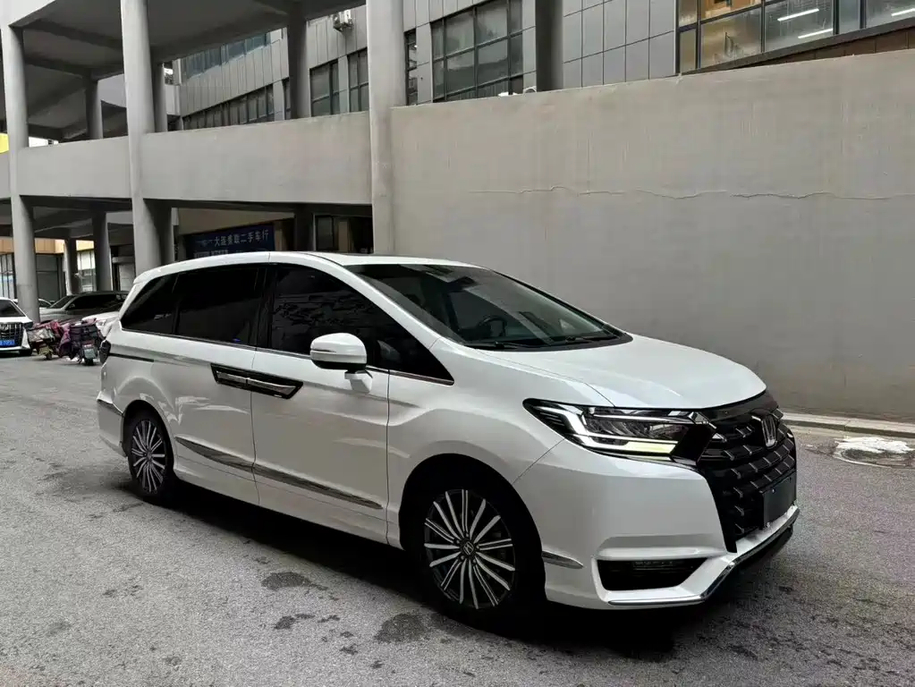 Honda Honda Elysion 2022 2.0L e:HEV Luxury Edition 2023 - thumbnail 3