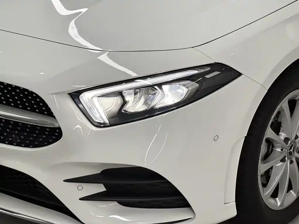 Mercedes-Benz Mercedes-Benz A-Class 2021 A 200 L Sport Sedan Fashion Edition 2021 - thumbnail 2