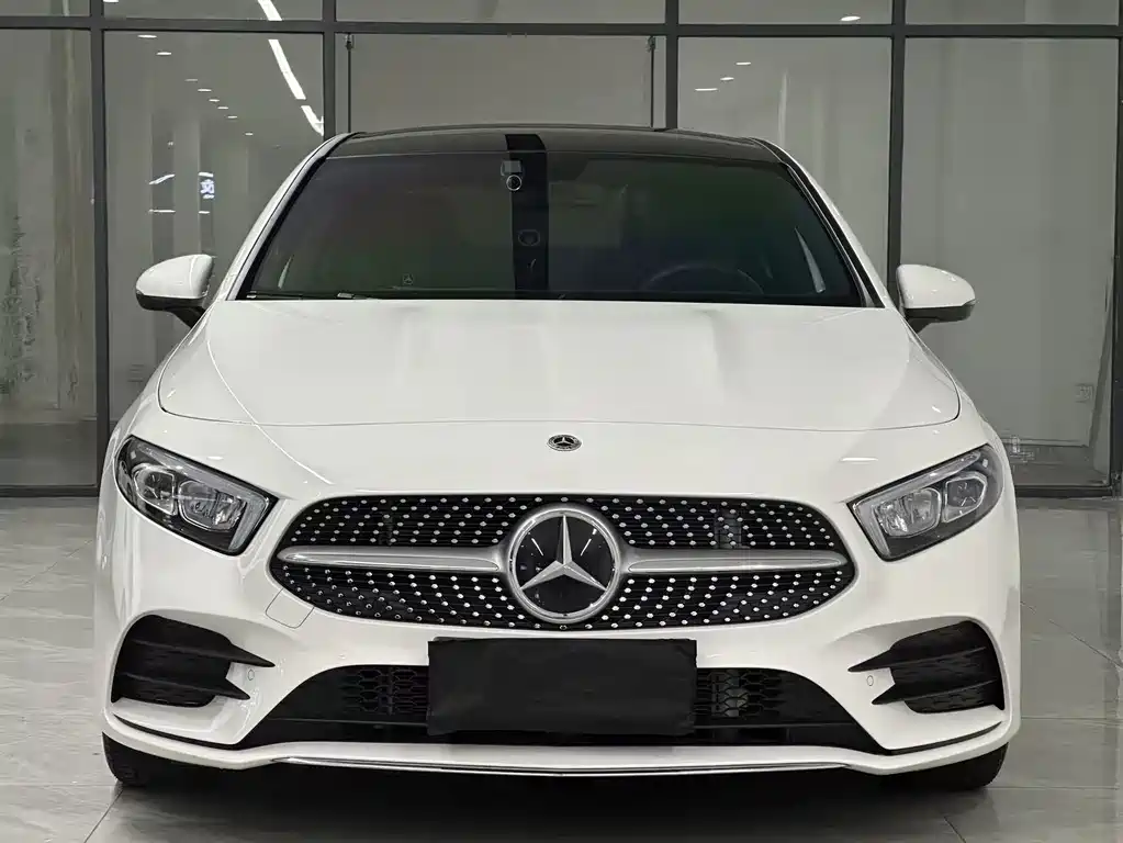 Mercedes-Benz Mercedes-Benz A-Class 2021 A 200 L Sport Sedan Fashion Edition 2021 - thumbnail 3