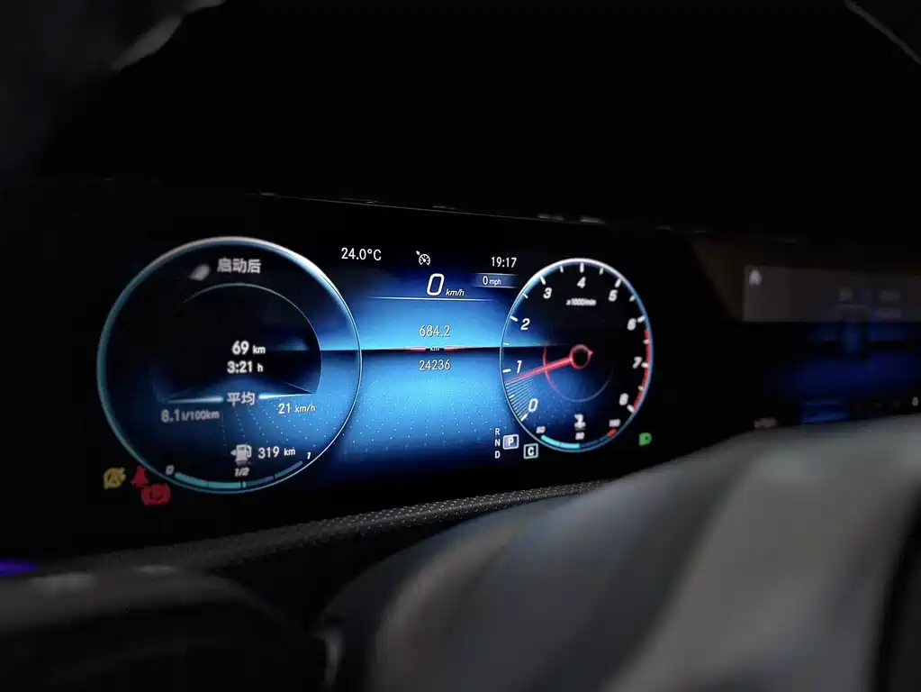 Mercedes-Benz Mercedes-Benz A-Class 2021 A 200 L Sport Sedan Fashion Edition 2021 - thumbnail 4