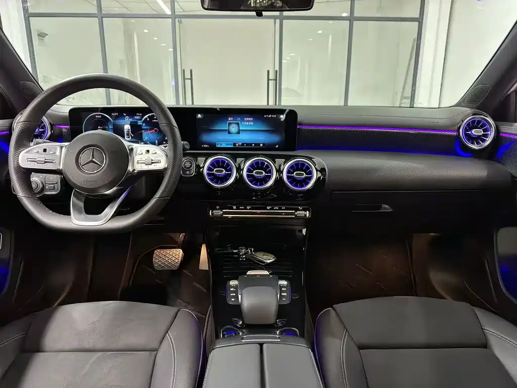 Mercedes-Benz Mercedes-Benz A-Class 2021 A 200 L Sport Sedan Fashion Edition 2021 - thumbnail 6