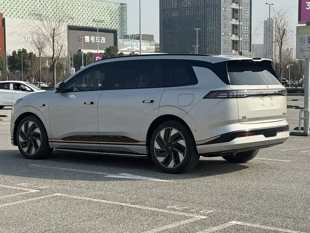 Dongfeng Yipai eπ008 2024 210Max Range Extender 6-seater 2024 - thumbnail 3