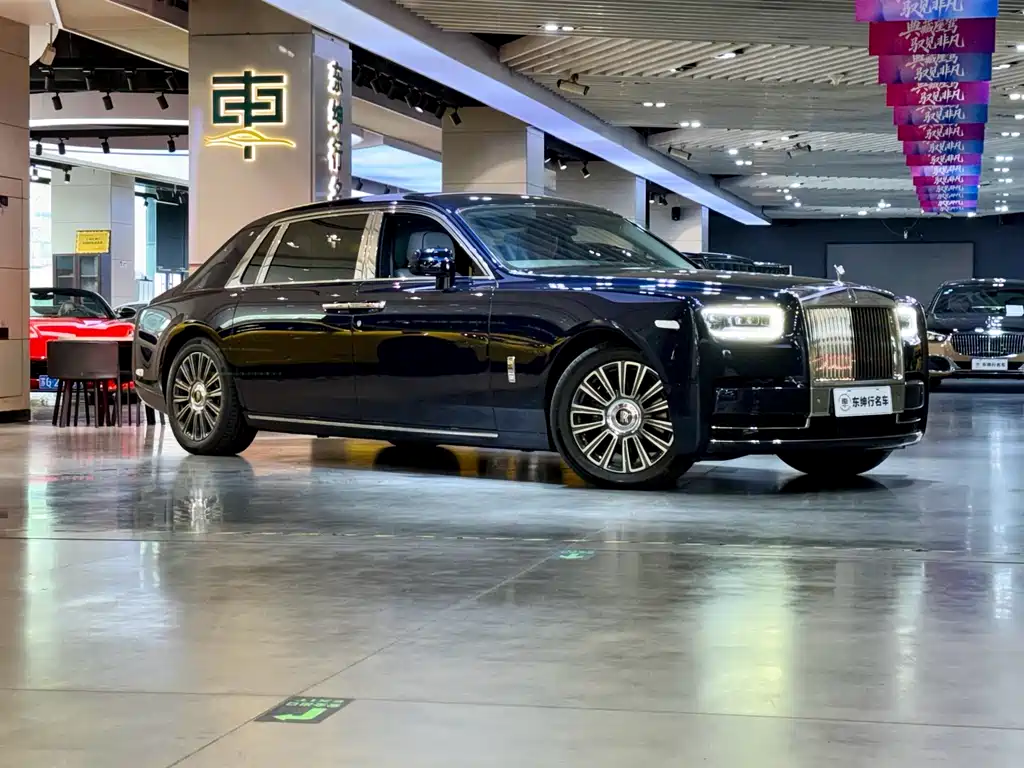 Rolls-Royce Phantom 2018 6.7T Extended Wheelbase Version 2020 - thumbnail 3