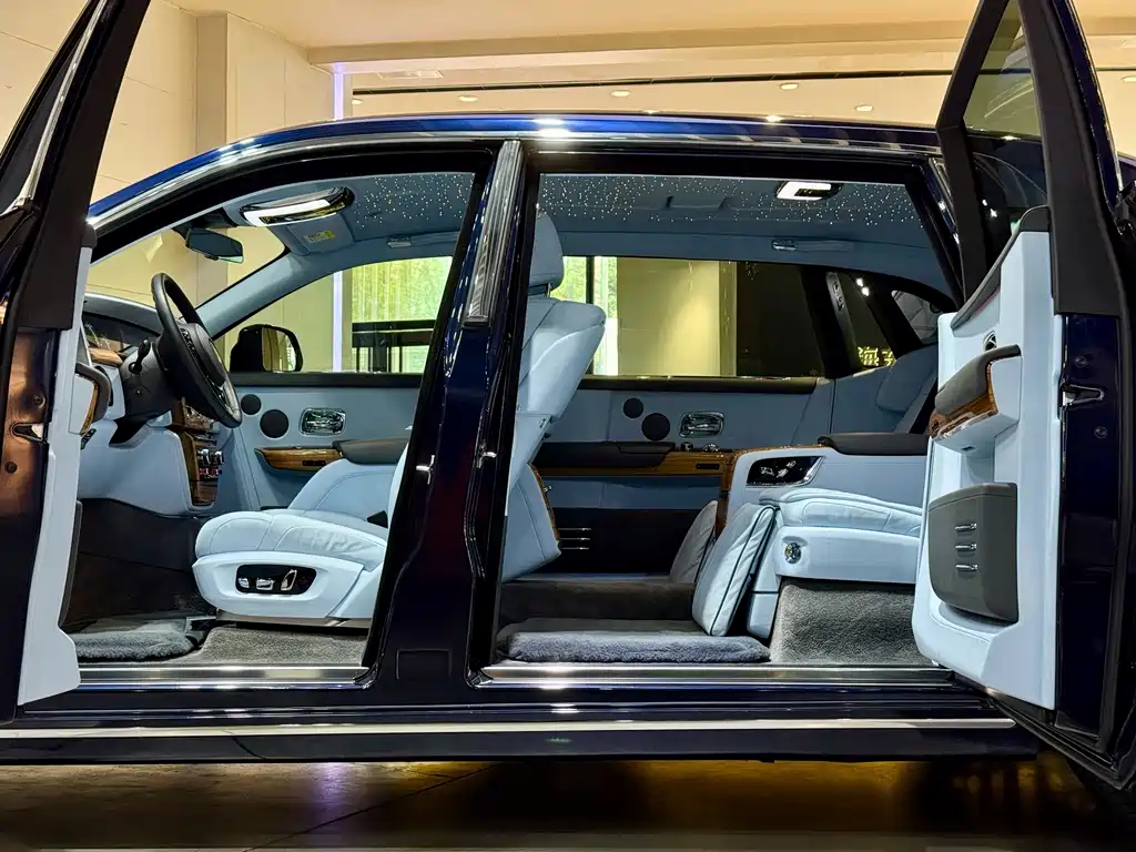 Rolls-Royce Phantom 2018 6.7T Extended Wheelbase Version 2020 - thumbnail 6