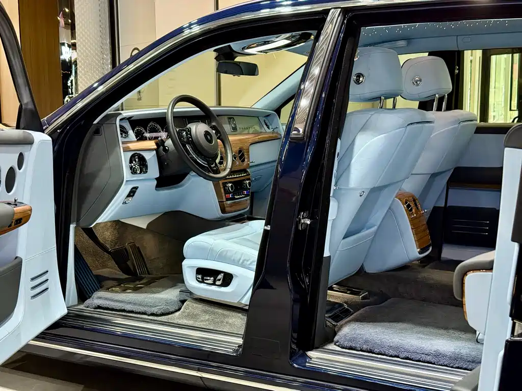 Rolls-Royce Phantom 2018 6.7T Extended Wheelbase Version 2020 - thumbnail 7