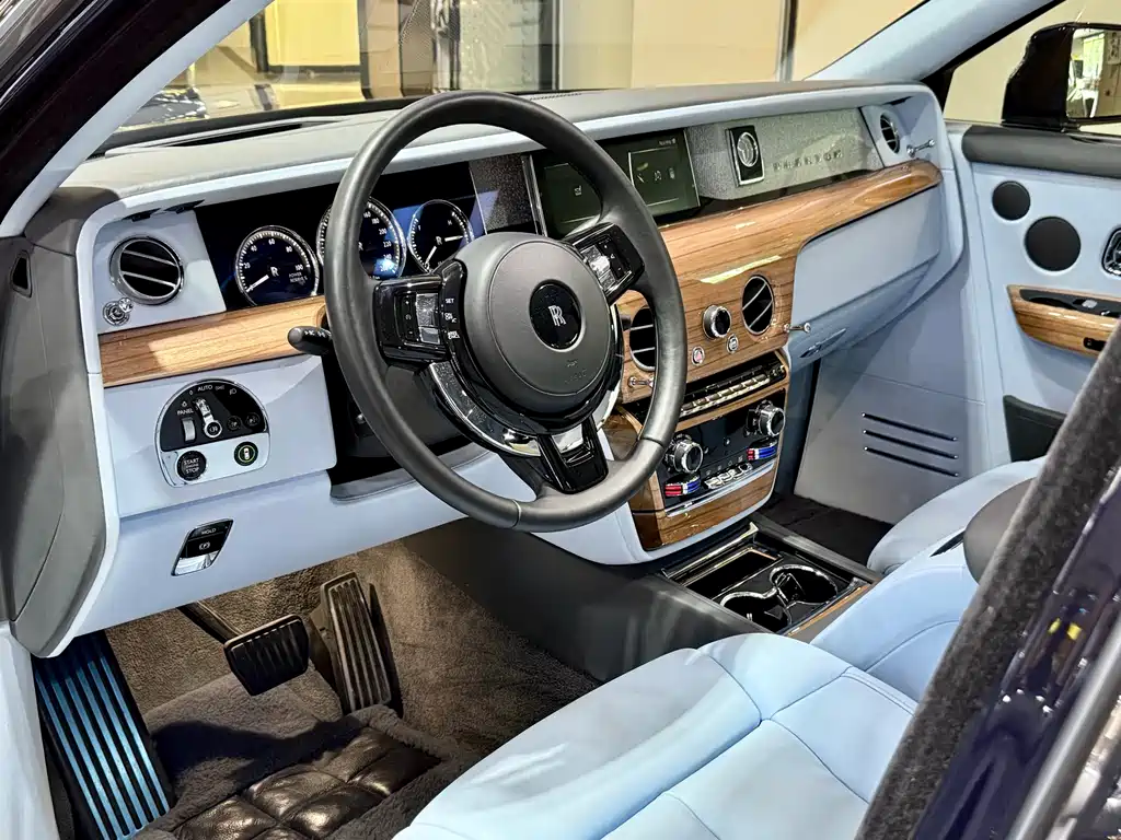 Rolls-Royce Phantom 2018 6.7T Extended Wheelbase Version 2020 - thumbnail 9