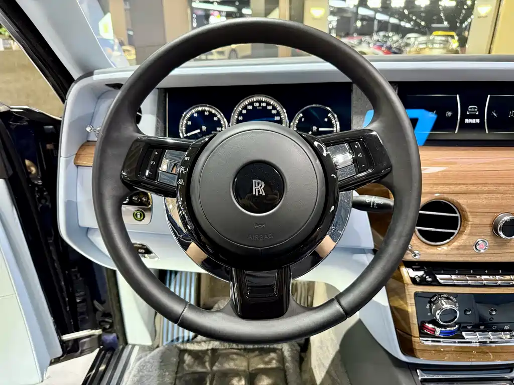 Rolls-Royce Phantom 2018 6.7T Extended Wheelbase Version 2020 - thumbnail 10