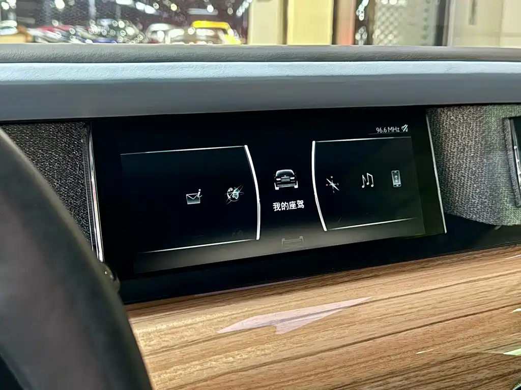 Rolls-Royce Phantom 2018 6.7T Extended Wheelbase Version 2020 - thumbnail 12
