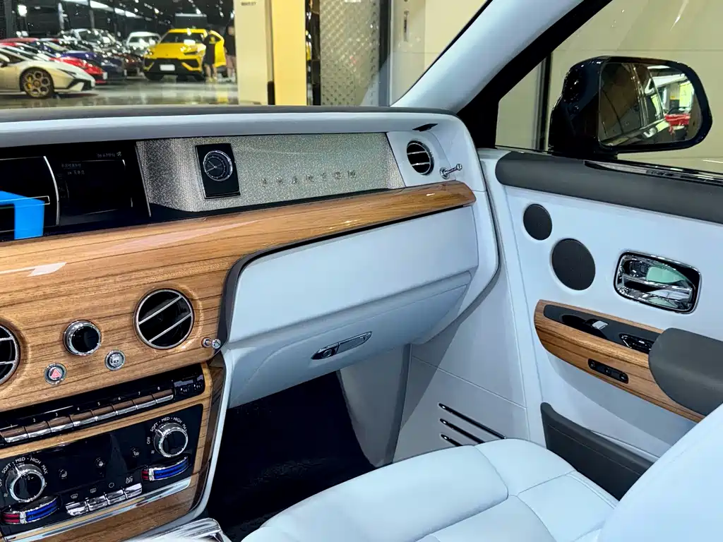 Rolls-Royce Phantom 2018 6.7T Extended Wheelbase Version 2020 - thumbnail 16