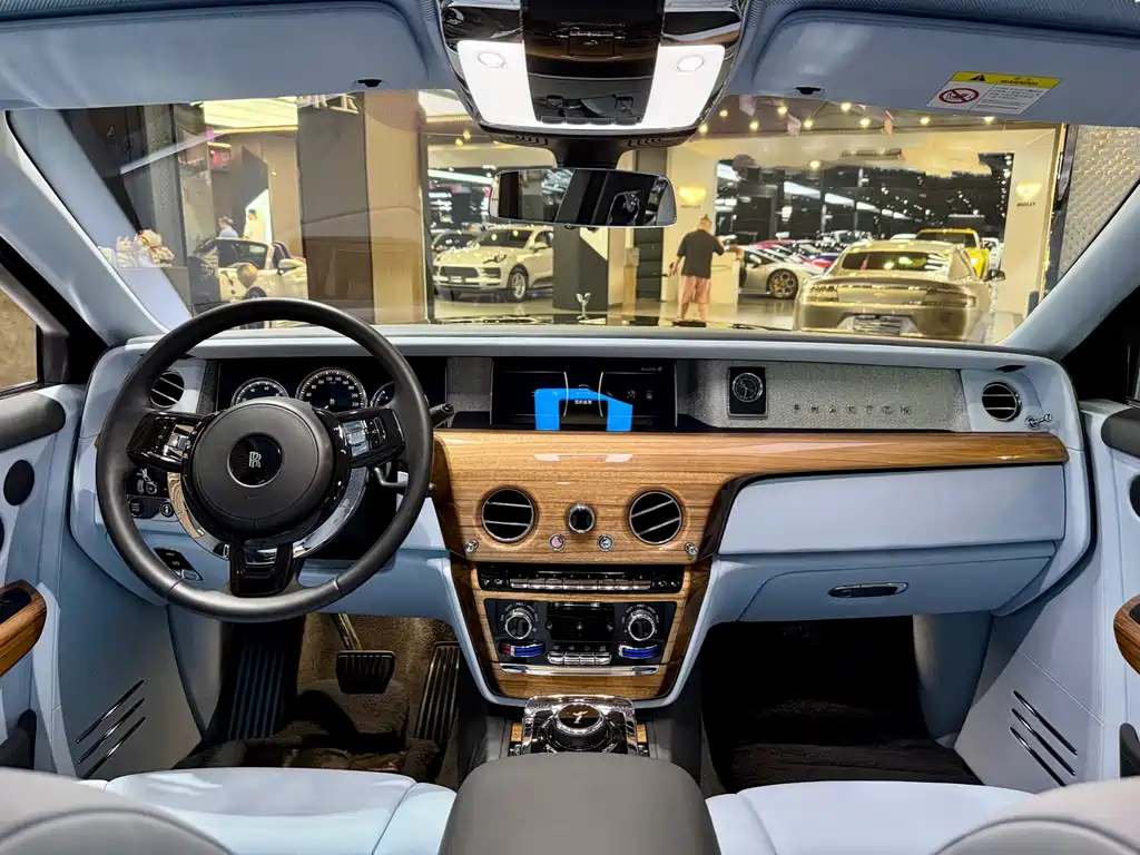 Rolls-Royce Phantom 2018 6.7T Extended Wheelbase Version 2020 - thumbnail 17