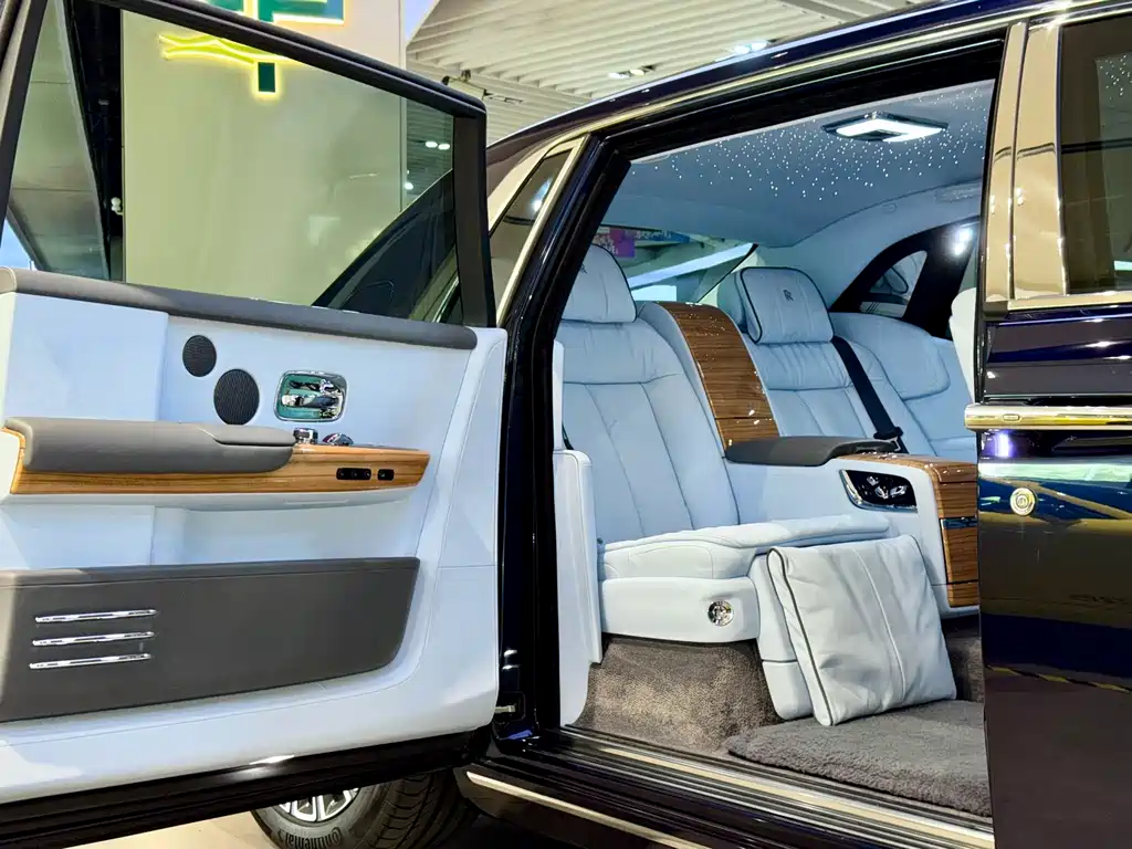 Rolls-Royce Phantom 2018 6.7T Extended Wheelbase Version 2020 - thumbnail 22