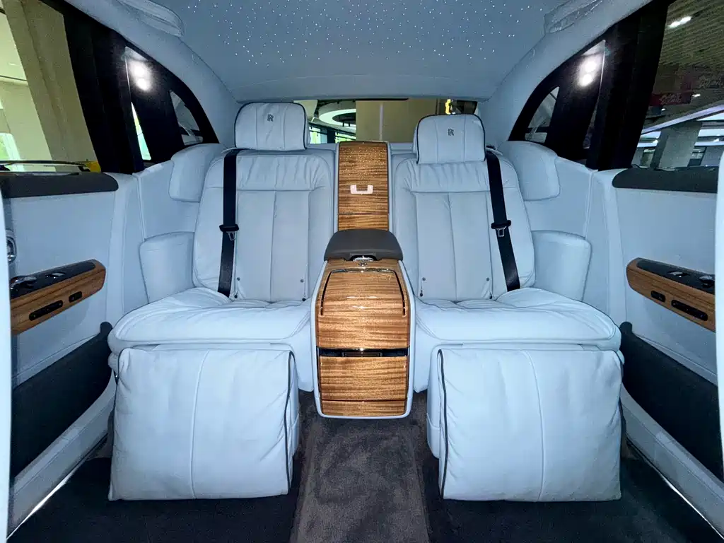 Rolls-Royce Phantom 2018 6.7T Extended Wheelbase Version 2020 - thumbnail 23