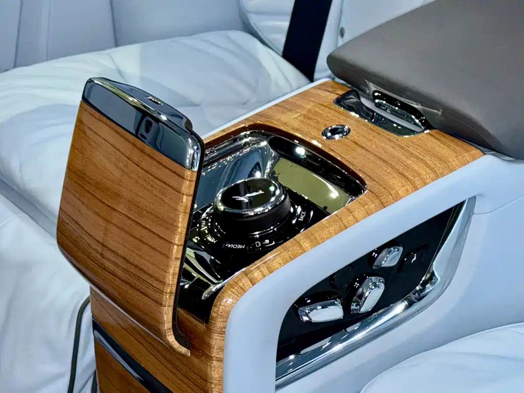 Rolls-Royce Phantom 2018 6.7T Extended Wheelbase Version 2020 - thumbnail 25