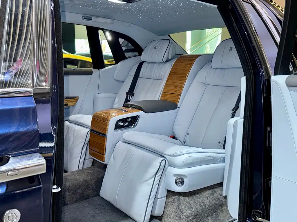 Rolls-Royce Phantom 2018 6.7T Extended Wheelbase Version 2020 - thumbnail 27