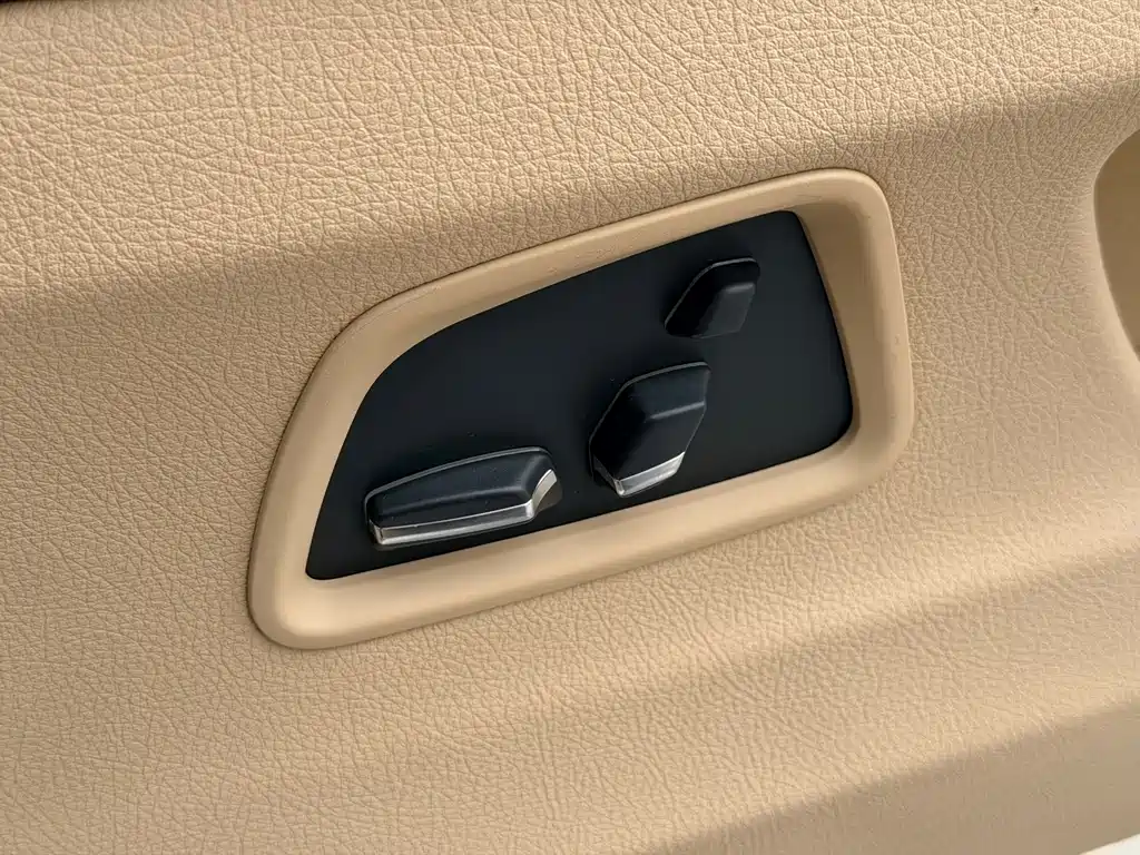 BMW BMW 5 Series 2013 525Li Leading Edition 2013 - thumbnail 11