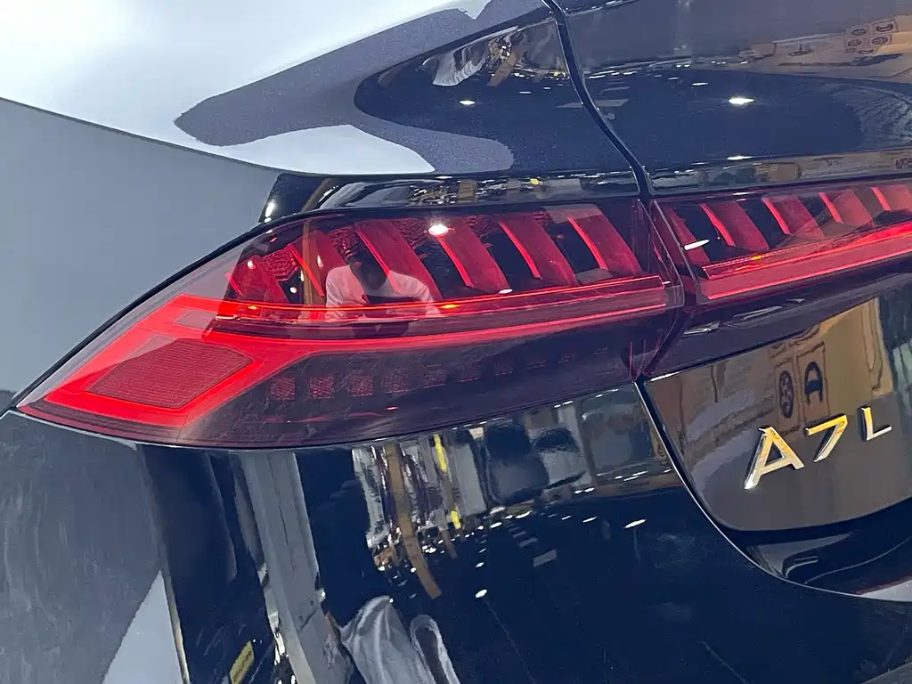 Audi Audi A7L 2024 45 TFSI Luxury Edition 2025 - thumbnail 9