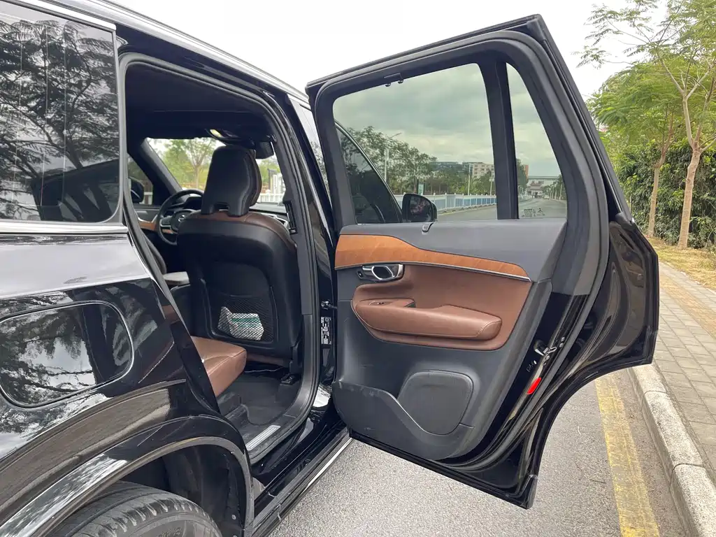Volvo Volvo XC90 2022 B6 Momentum Luxury 7-seater 2022 - thumbnail 16