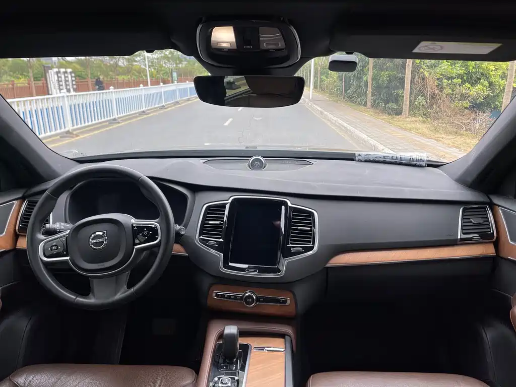 Volvo Volvo XC90 2022 B6 Momentum Luxury 7-seater 2022 - thumbnail 17