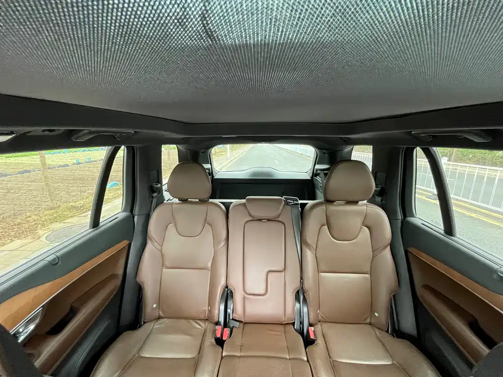 Volvo Volvo XC90 2022 B6 Momentum Luxury 7-seater 2022 - thumbnail 24