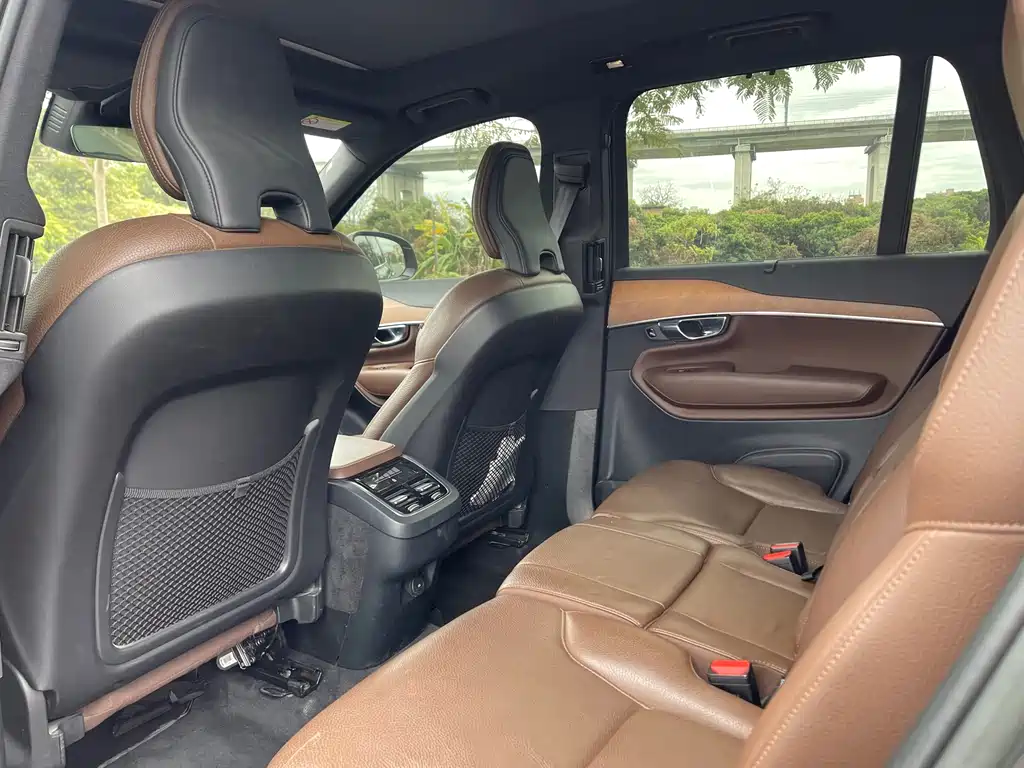 Volvo Volvo XC90 2022 B6 Momentum Luxury 7-seater 2022 - thumbnail 28