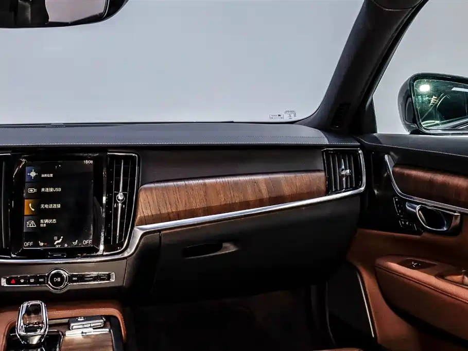 Volvo Volvo S90 2021 B5 Inscription Luxury 2021 - thumbnail 22