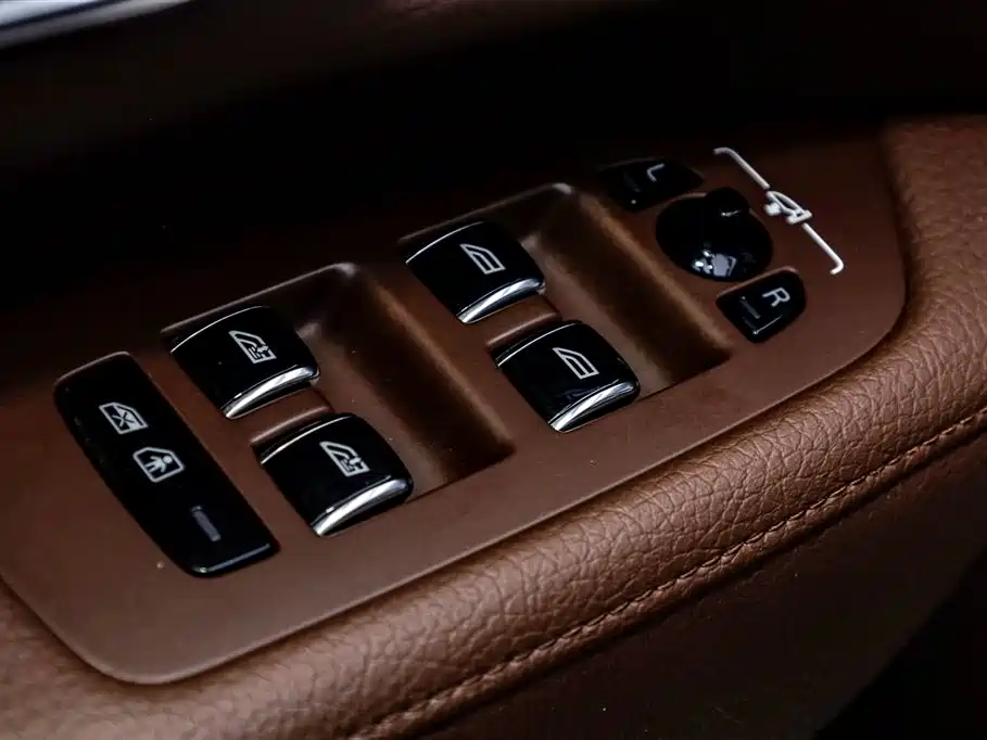 Volvo Volvo S90 2021 B5 Inscription Luxury 2021 - thumbnail 24