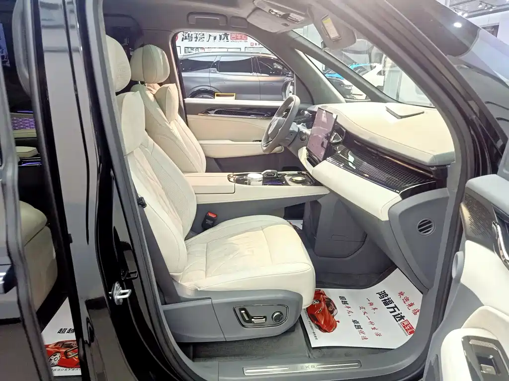 Zeekr Zeekr 009 2024 Six-Seat Executive Edition AWD 108kWh 2024 - thumbnail 28