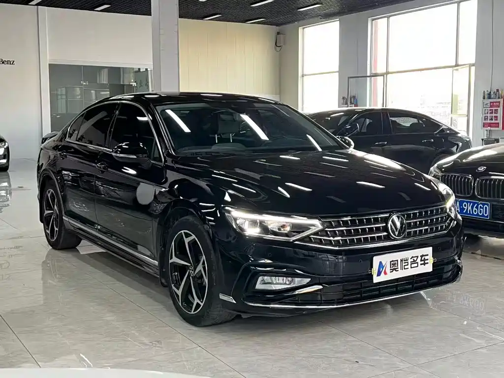 Volkswagen Magotan 2024 2 Million Celebration Edition 330TSI DSG Luxury Model 2024 - thumbnail 3