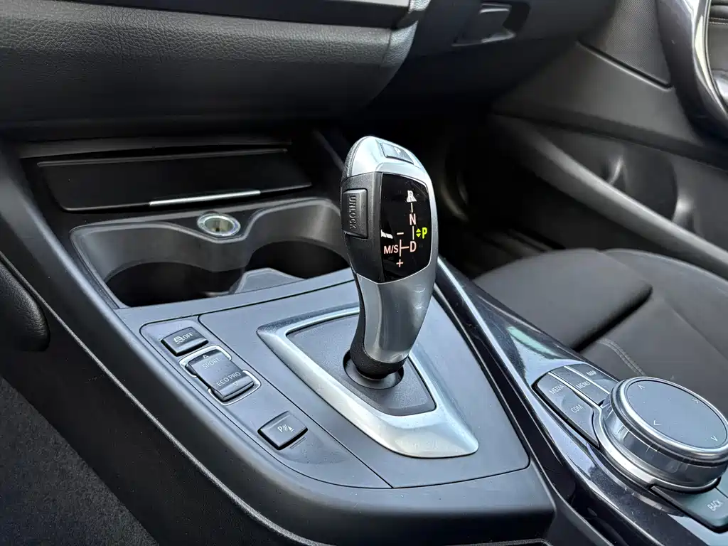BMW BMW 1 Series (Imported) 2012 Model 118i Sport Edition 2012 - thumbnail 14
